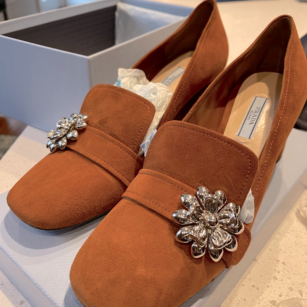Prada Super Cute Shore From Italy , Size 39 , Original Box